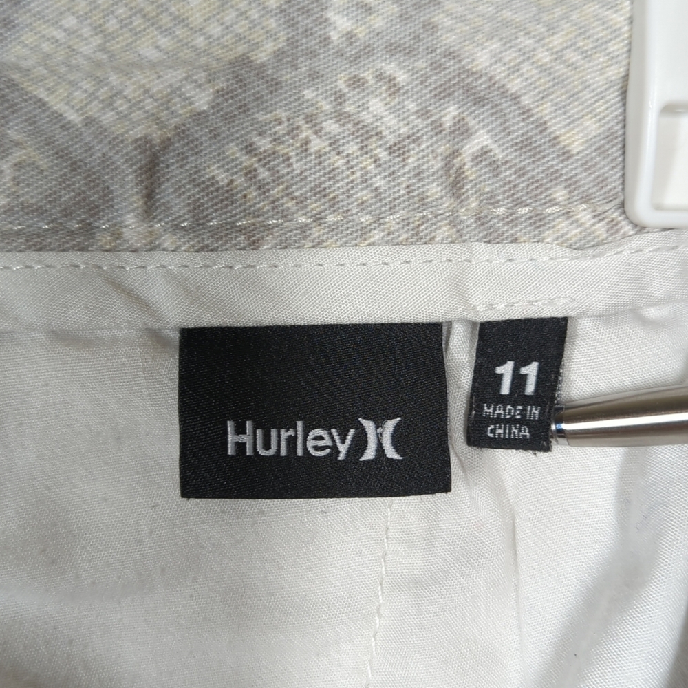 Hurley Lowrider Classic Fit Short Size 11 Juniors Multicolored Cuffed Low Rise - Picture 2 of 7